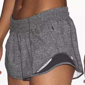 Lululemon Hotty Hot Low Rise Short 2.5”